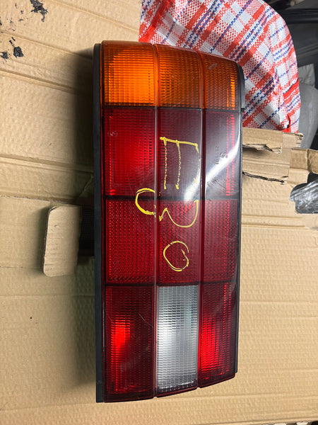 1381911     BMW 3 series E30 1993  passenger side rear back.  light     Bmw E30 back light 1386089