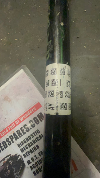 8482603        BMW 3 SERIES 2022 G20 2.0L Diesel passenger side REAR  DRIVESHAFT    8482603