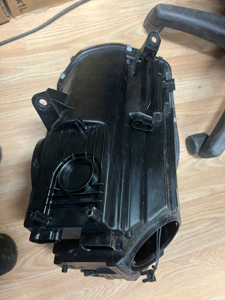 7390149     Mini Countryman 2019 F60 passenger headlight  A9739014910 030109960305