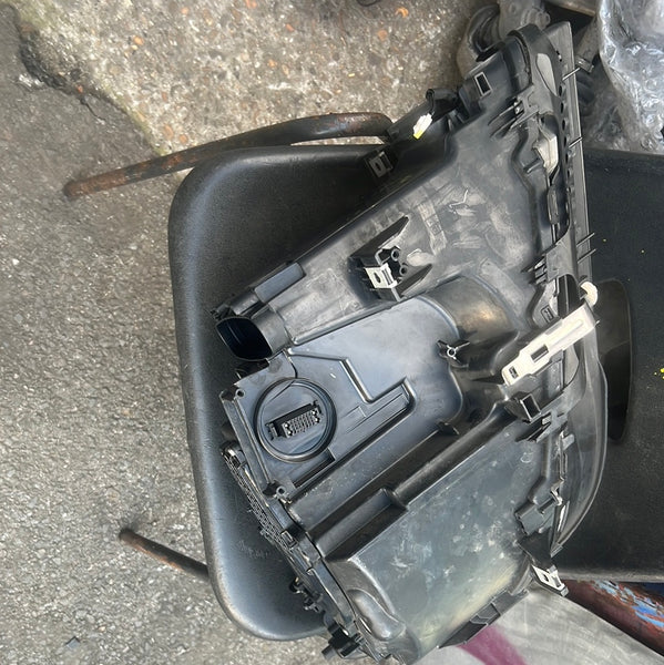 7351091    BMW 7 Series 2012  F01 f02  F04  passenger side Headlight Adaptive Led