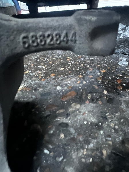 6882844 BMW  1 series 2022 f40 driver side  front Wishbone  Bmw 1 series F40 F52 2' F45 F46 X1 F48 F49 X2 F39 wishbone