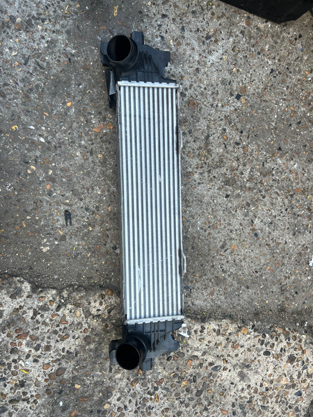 17518576509     Bmw 5 series 2022 G30 Radiator Intercooler Heat Exchanger Air  BMW 6 Series  2020 Gt 630D G32 inter cooler