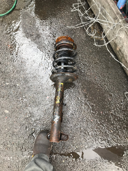 BMW 3 Series 1995 E36 front driver strut/ leg