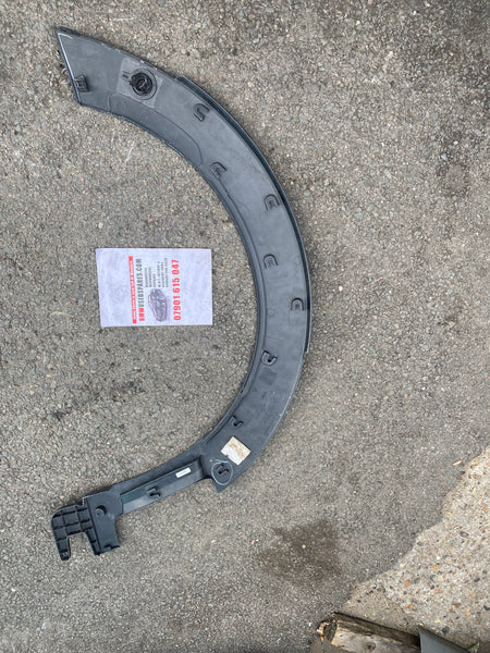 7348906   MINI Clubman  2017 F54  Drivers Right Front Outer Wheel Arch Trim