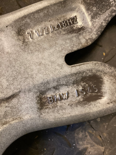 7845870      BMW 1 SERIES F20  2017 Alloywheel  F21 °F22 Single  Styling M 436 Wheel 18 437 E1 71/2JW 18  1 airline crack observe picture