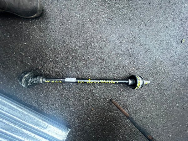 8695496   BMW X4 G02 2019 2.0 140kW Right Rear driveshaft 8695496  hub end needs replacing   observe pictures