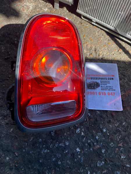 9477152   Mini Countyman 2018 F60  Driver side back light