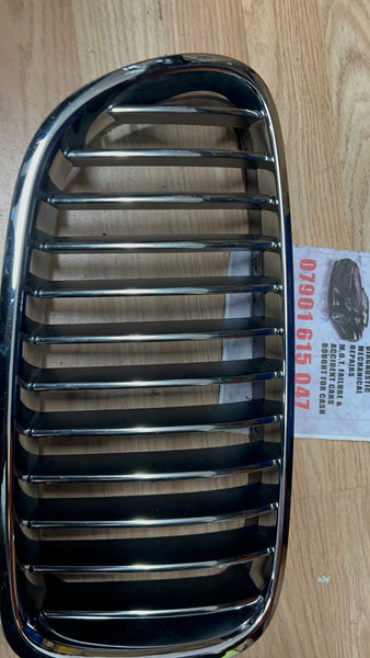 7200728    BMW  5 SERIES  2016  f10 FRONT BUMPER RIGHT KIDNEY GRILLE  51137200728  new