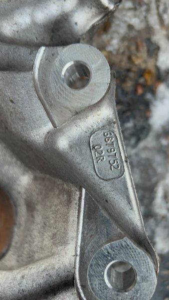 6879752     BMW X4 2022  G02 driver side rear Hub