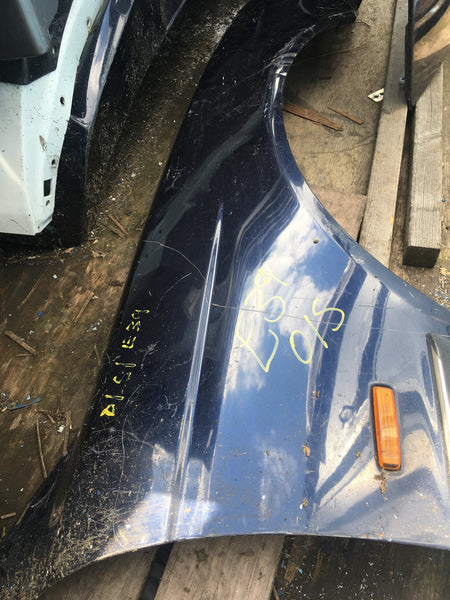 BMW 5 SERIES 1999 E 39 PASSENGER SIDE WING IN BLUE NEEDS RESPRAY