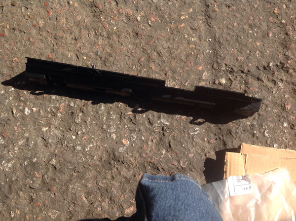 51777256915 Bmw exterior rocker molding bracket f30 f31 2016