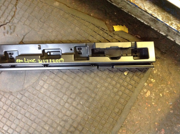 51777301942 Bmw 2 f46 rear right centre mount rail bracket 2016