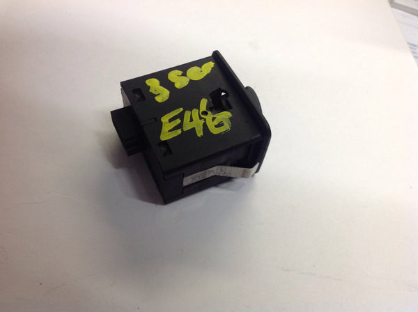 8368921 BMW 3-Series e46 rear window saloon window switch