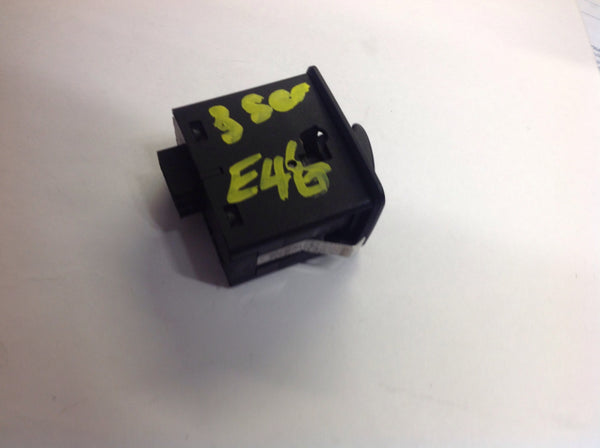 8368921 BMW 3-Series e46 rear window saloon window switch