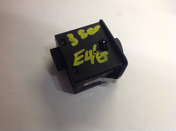 8368921 BMW 3-Series e46 rear window saloon window switch